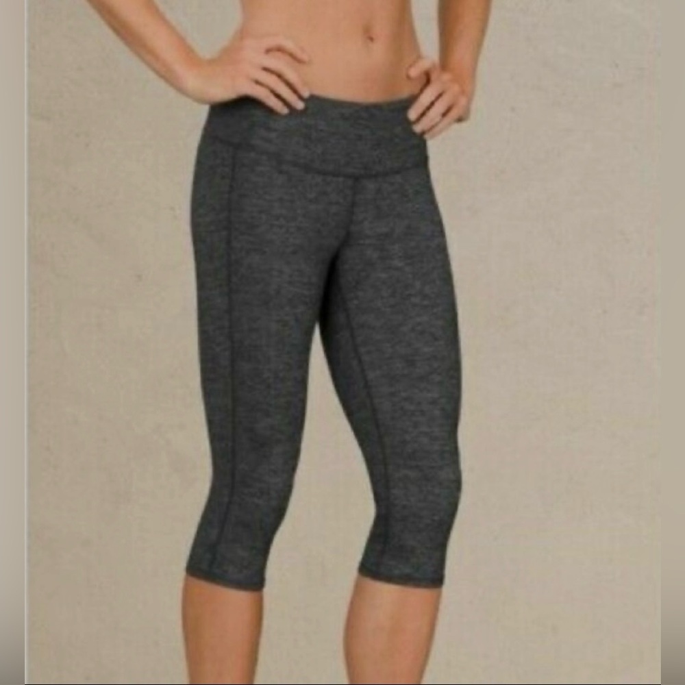 Athleta Capri Cropped Leggings Size Medium